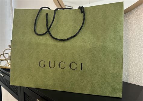 gucci spedizione|Gucci shopping bag.